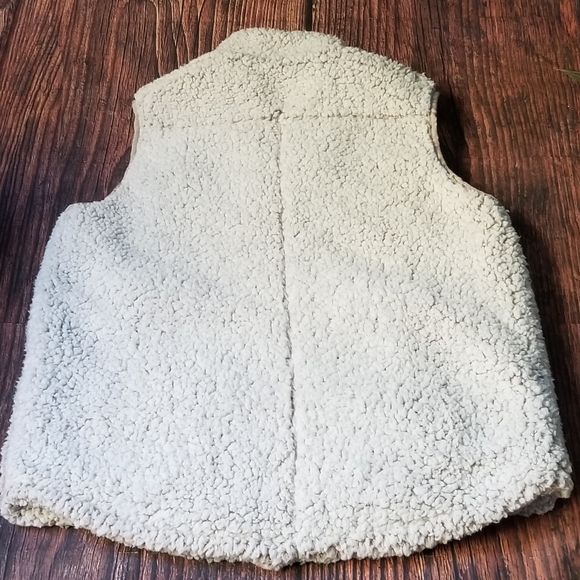 Thread & Supply Arctic Fleece Sherpa Winter Vest - Picture 7 of 15